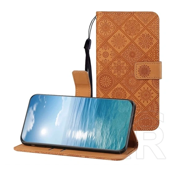 Gigapack Samsung A57 5G tok álló, bőr hatású (flip, oldalra nyíló, asztali tartó, etnikus minta + kézpánt) világosbarna
