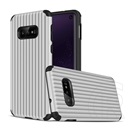 Gigapack Samsung Galaxy S10e műanyag telefonvédő (közepesen ütésálló, csíkos, dombor minta, ezüst)