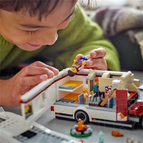 LEGO® City Lakóautó a kalandos nyaraláshoz, játék járművet tartalmazó szett 60454