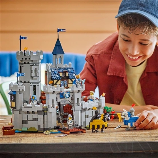 LEGO® Creator 3 az 1-ben Középkori lovagi vár, játékkészlet és építőjáték 31168