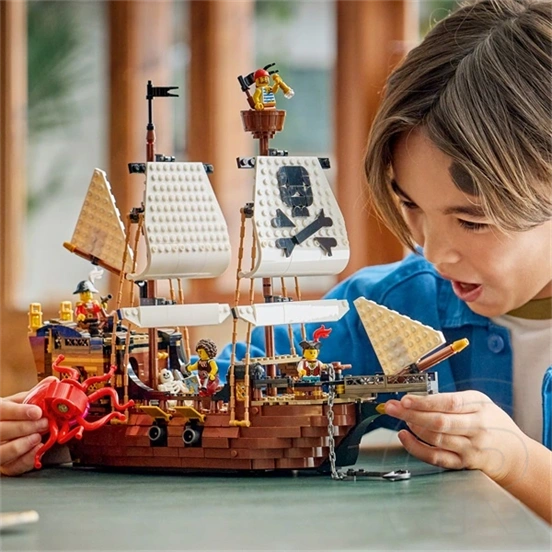 LEGO® Creator Ikonikus kalózhajó 31387