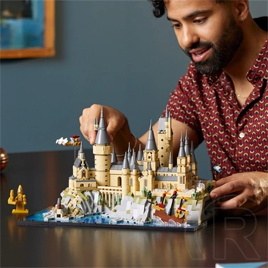 LEGO® Harry Potter™ A Roxfort™ kastély és környéke 76419