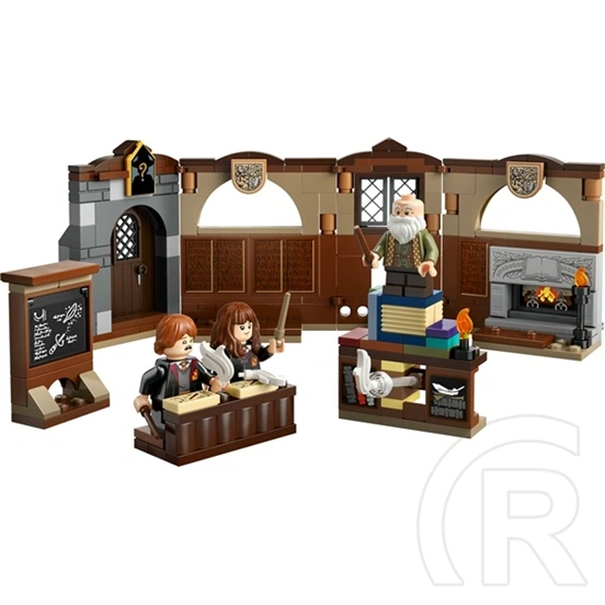 LEGO® Harry Potter™ Roxfort™ kastély: Bűbájtanóra, varázslójáték gyermekeknek 76442