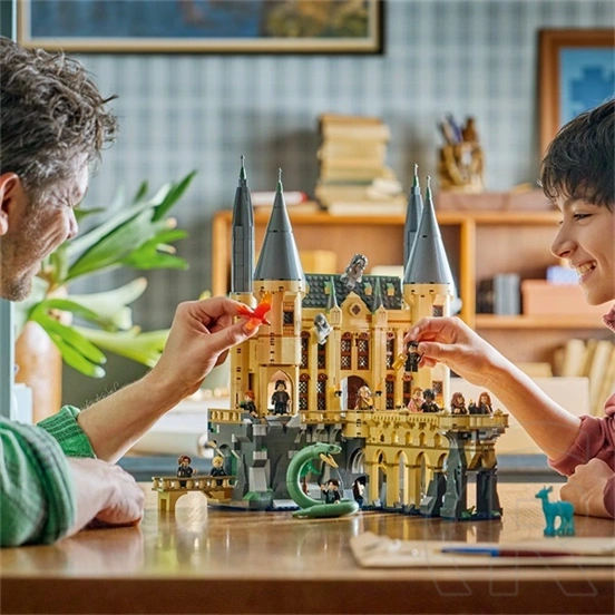 LEGO® Harry Potter™ Roxfort kastély: Keleti szárny 76473