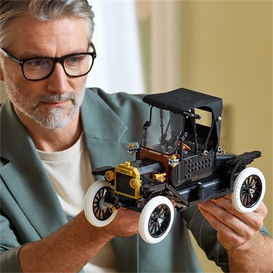 LEGO® Icons Ford Model T 11376