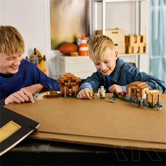 LEGO® Minecraft® Idézőtámadás a faluban 21596