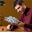 LEGO® Star Wars™ Millennium Falcon™ szett 75375