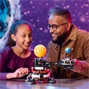 LEGO® Technic A Föld és a körülötte keringő Hold 42179