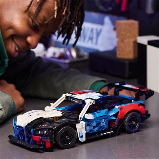 LEGO® Technic BMW M4 GT3 EVO versenyautó-modellkészlet 42226