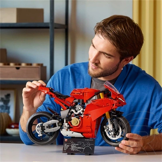 LEGO® Technic Ducati Panigale V4 S motorkerékpár modellépítőszett 42202