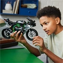 LEGO® Technic Kawasaki Ninja H2R motorkerékpár szett 42170