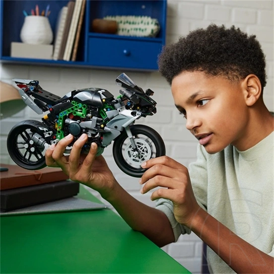 LEGO® Technic Kawasaki Ninja H2R motorkerékpár szett 42170