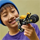 LEGO® Technic Sárga motorkerékpár játéképítő-készlet 42225