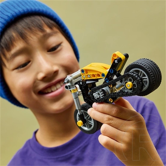 LEGO® Technic Sárga motorkerékpár játéképítő-készlet 42225