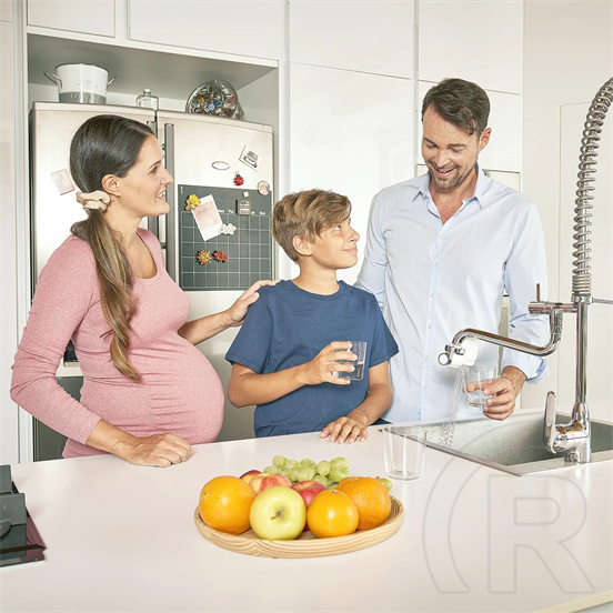 Laica Genova HYDROSMART rendszerű csapra szerelhető mikroplasztik+metal-stop vízszűrő 1200L