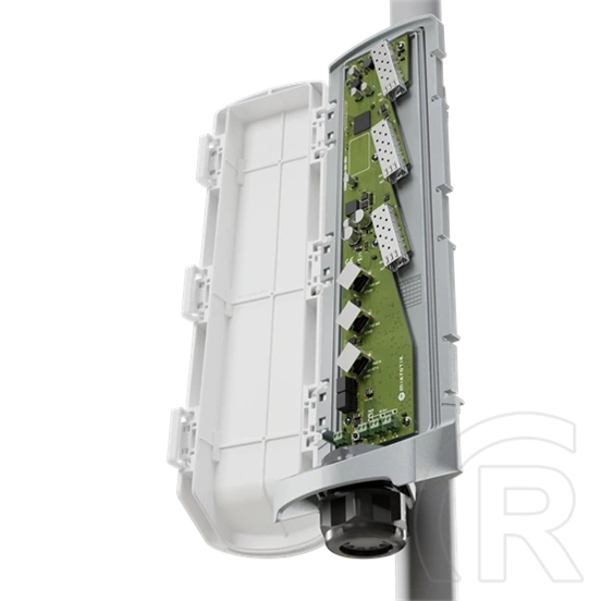 MikroTik GPERx6 kültéri switch (3x Gigabit Ethernet, 1x PoE-in/2x PoE-out, 3x SFP+ 10G, 3x DC kimenet, IP66, 150W PoE)