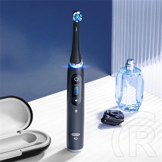 Oral-B iO Series 9 elektromos fogkefe (fekete)