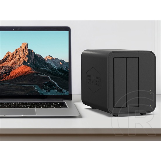 TerraMaster D5 Hybrid (2xHDD + 3xM.2 SSD)