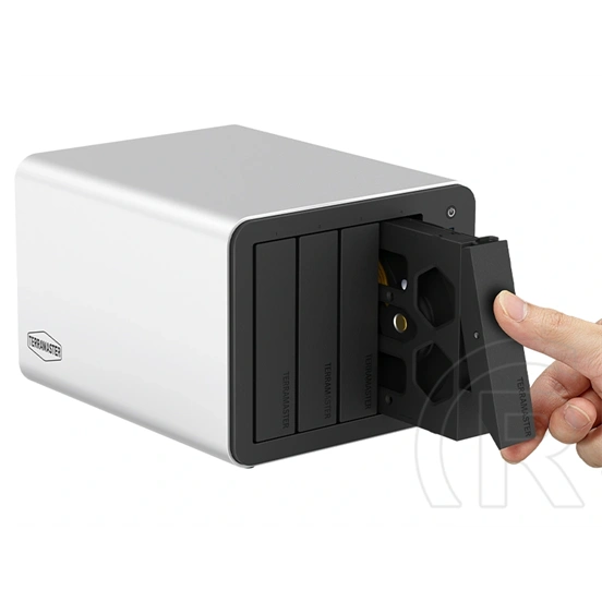 TerraMaster F4-425 Plus N95 (8GB, 4×HDD + 3×M.2 SSD)