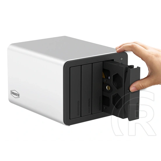 TerraMaster F4-425 Pro N305 (8GB, 4×HDD + 3×M.2 SSD)
